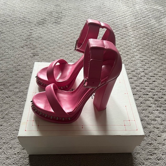 Alexander McQueen Pink Platform Spiked Sandals - AUTHENTIC - Picture 8 of 16